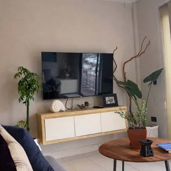 Apartment w/ King Bed & Pool | Near Airport - Bild 1